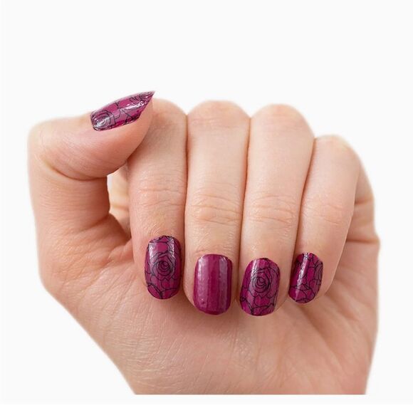 3/$20💘 Color Street Nail Polish Strips in Rose Goes - Picture 6 of 16